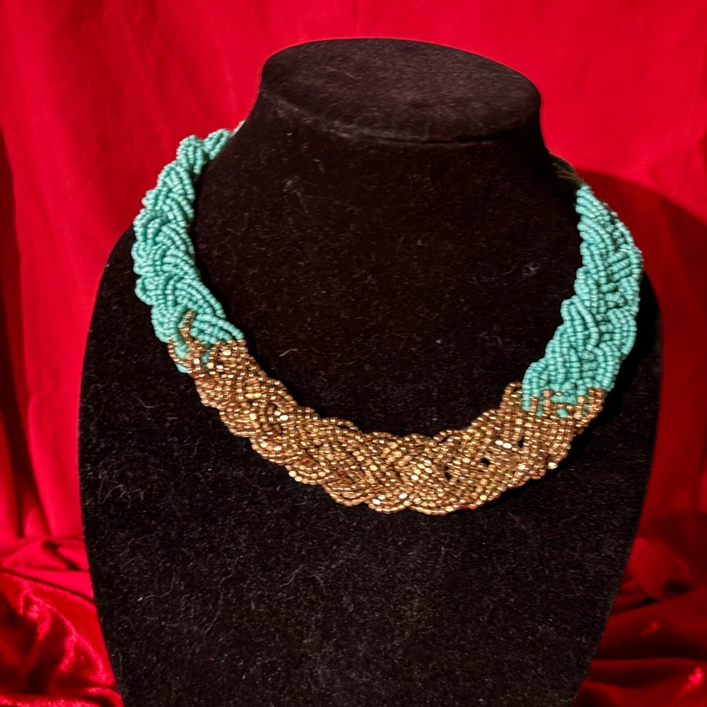Elegant Braided Necklace in Turquoise and Gold